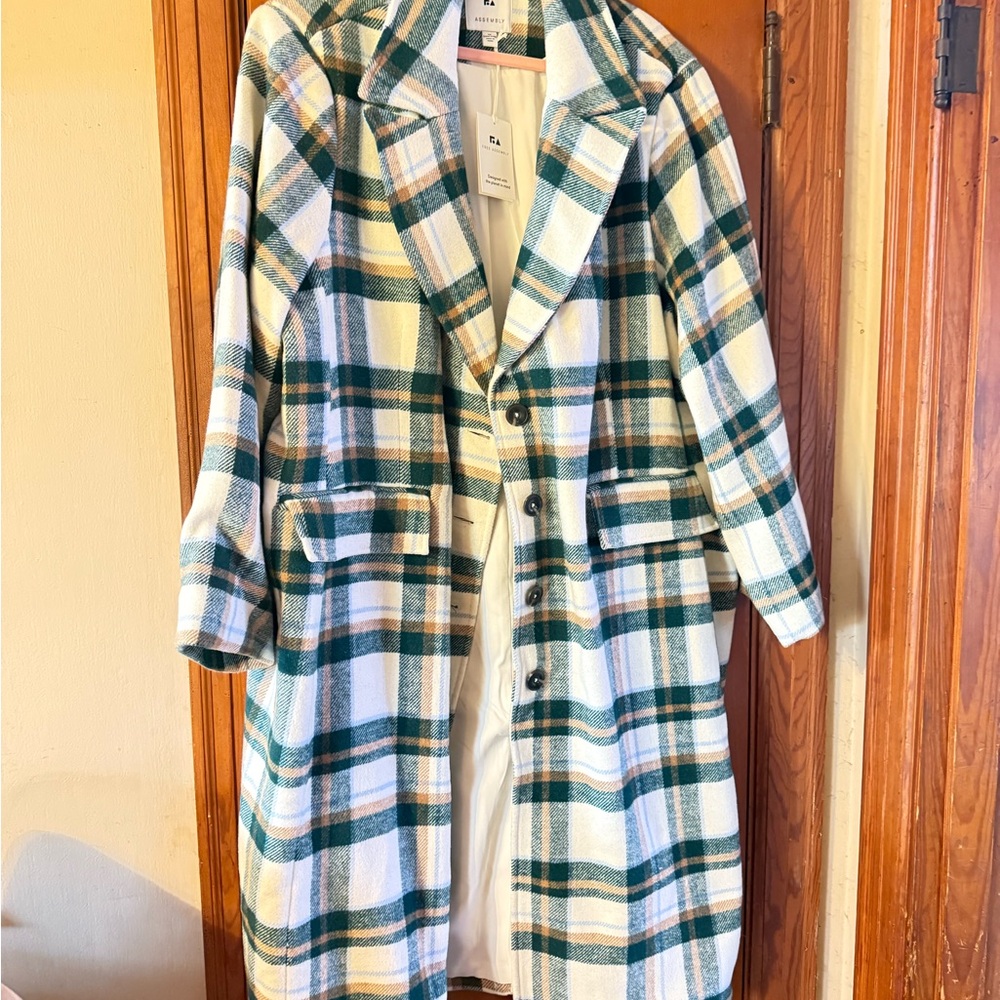 Plaid Women's Coat - Green and White I’ve never worn this coat it’s brand new